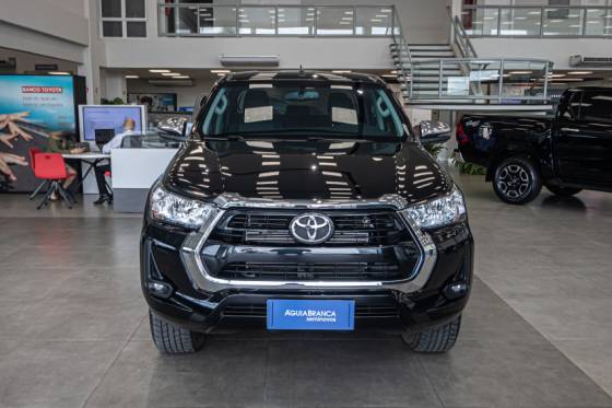TOYOTA HILUX 2.8 D-4D TURBO DIESEL CD SRV 4X4 AUTOMÁTICO